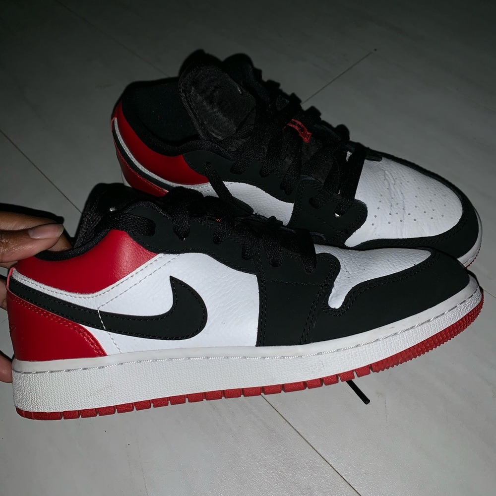 AIR JORDANS
